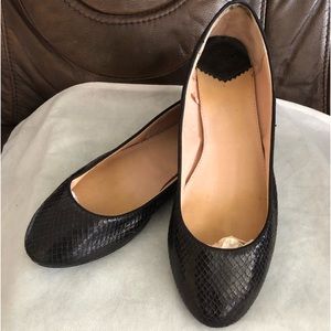 NWOT Bershka flats shoes for women, size 39